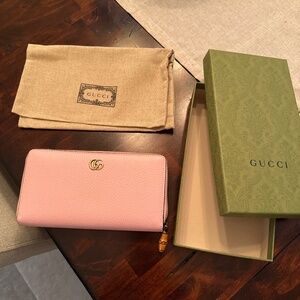 Gucci GG Marmont Zip-Around Wallet (pink)
